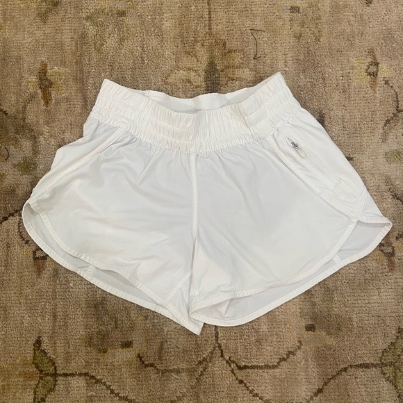 Lululemon white shorts. Size 6. - Picture 1 of 4
